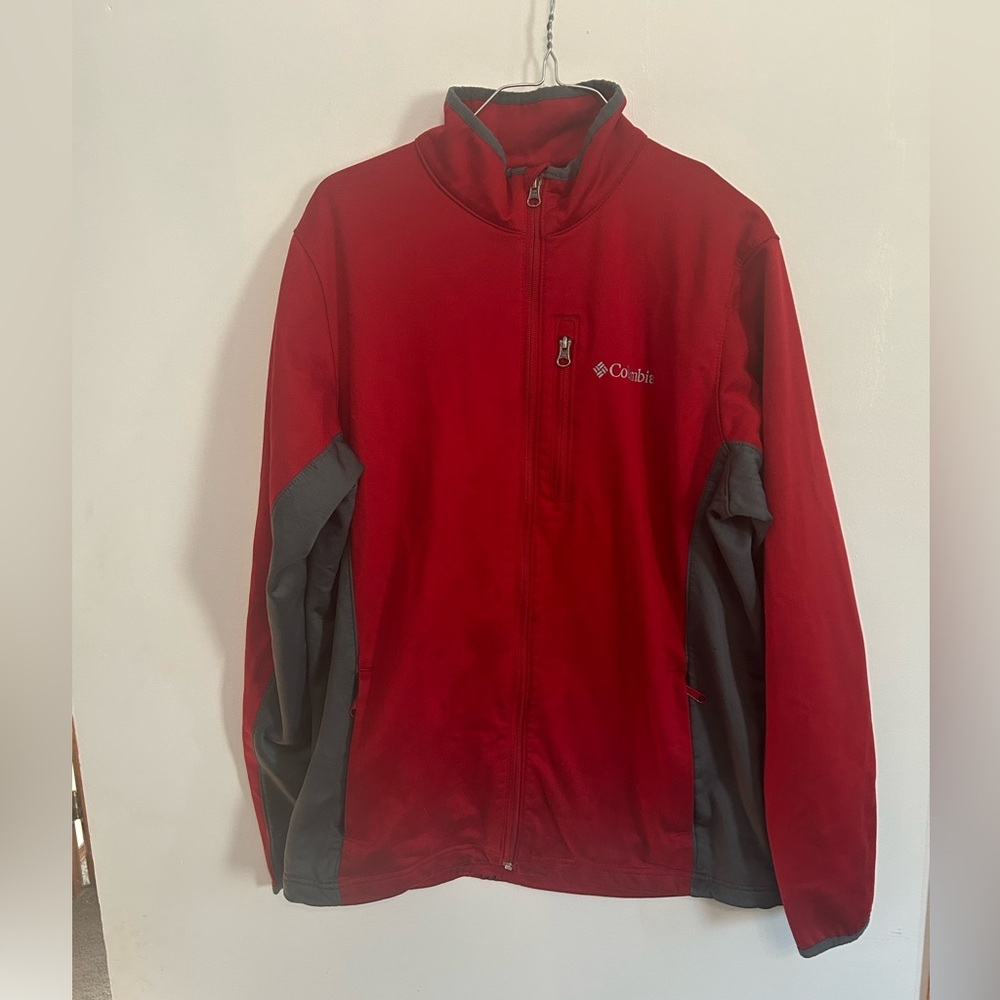 Springtime Columbia Men's Performance Jacket in Red and Gray